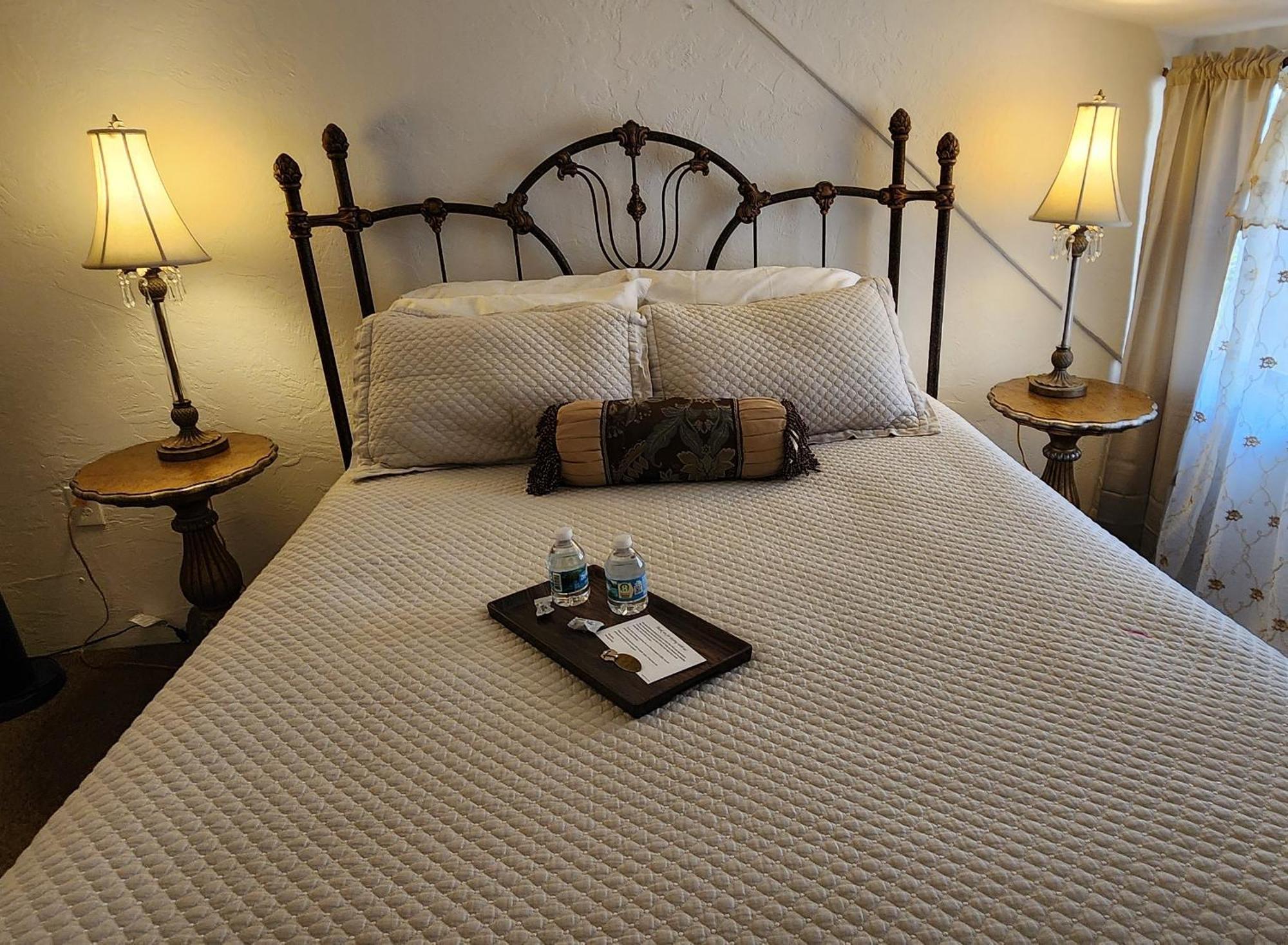 Lily Creek Lodge Далонеґа Екстер'єр фото