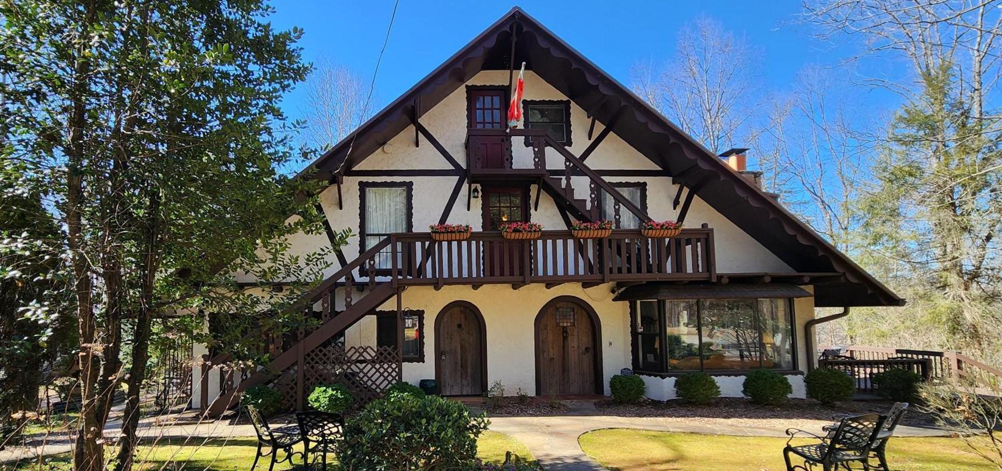 Lily Creek Lodge Далонеґа Екстер'єр фото