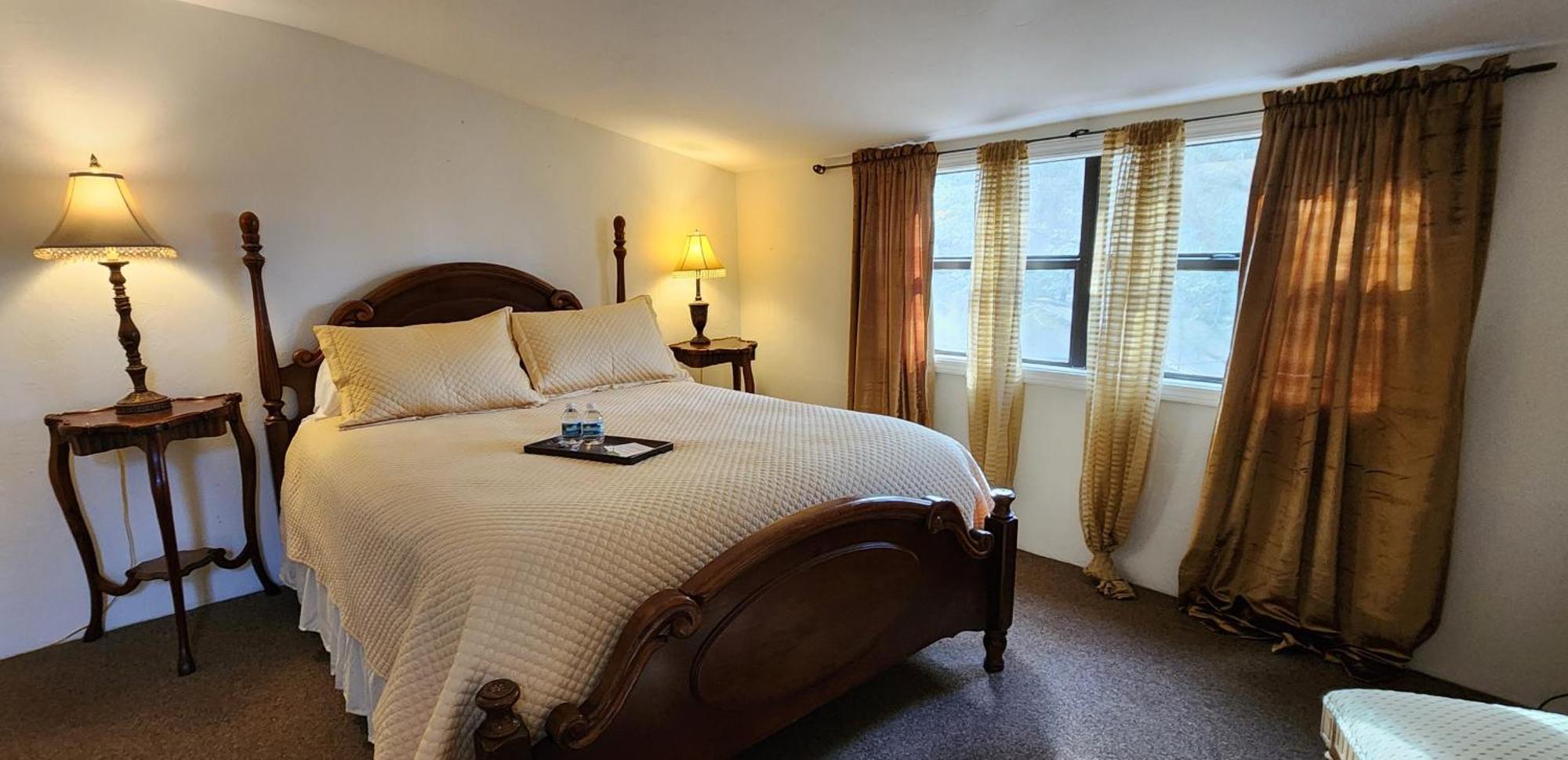 Lily Creek Lodge Далонеґа Екстер'єр фото